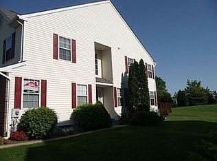 16 Hunt Club Dr, Collegeville, PA 19426