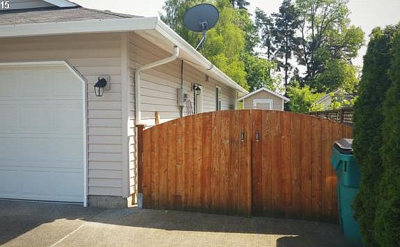3rd image of 11613 NE 102nd Cir