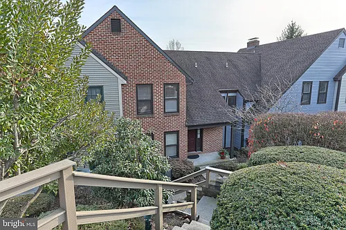 1127 Wicklow Ct Photo 1