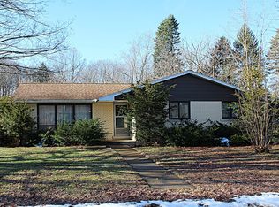 2718 Wellington Rd, Erie, PA 16506