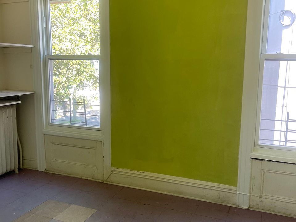 2nd image of 135 Essex St APT 2L