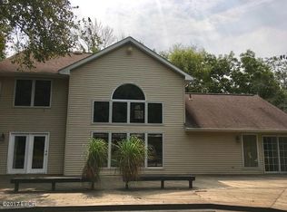 299 E Clayton Rd, Carbondale, IL 62901