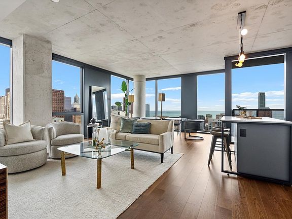4th image of 234 W Polk St #3708