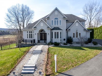 36 & 36R Holly Cir, Easthampton, MA, 01027