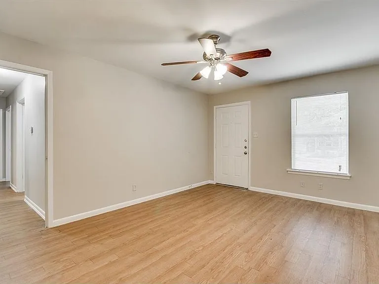 404 Franklin Blvd #A — Photo 8