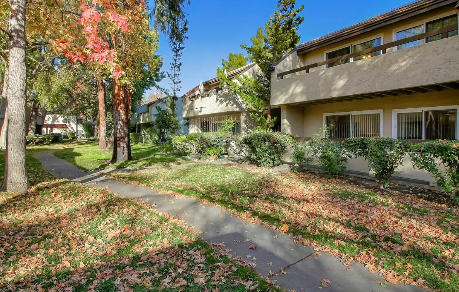 1 bed, 722 sqft, $2,295 — Photo 2