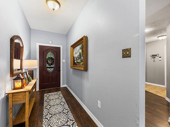 5th image of 27 N Springhill Ln