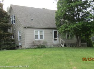 1123 S Perkey Rd, Eaton Rapids, MI 48813