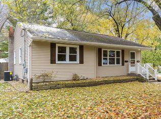 396 34th St SE, Cedar Rapids, IA 52403