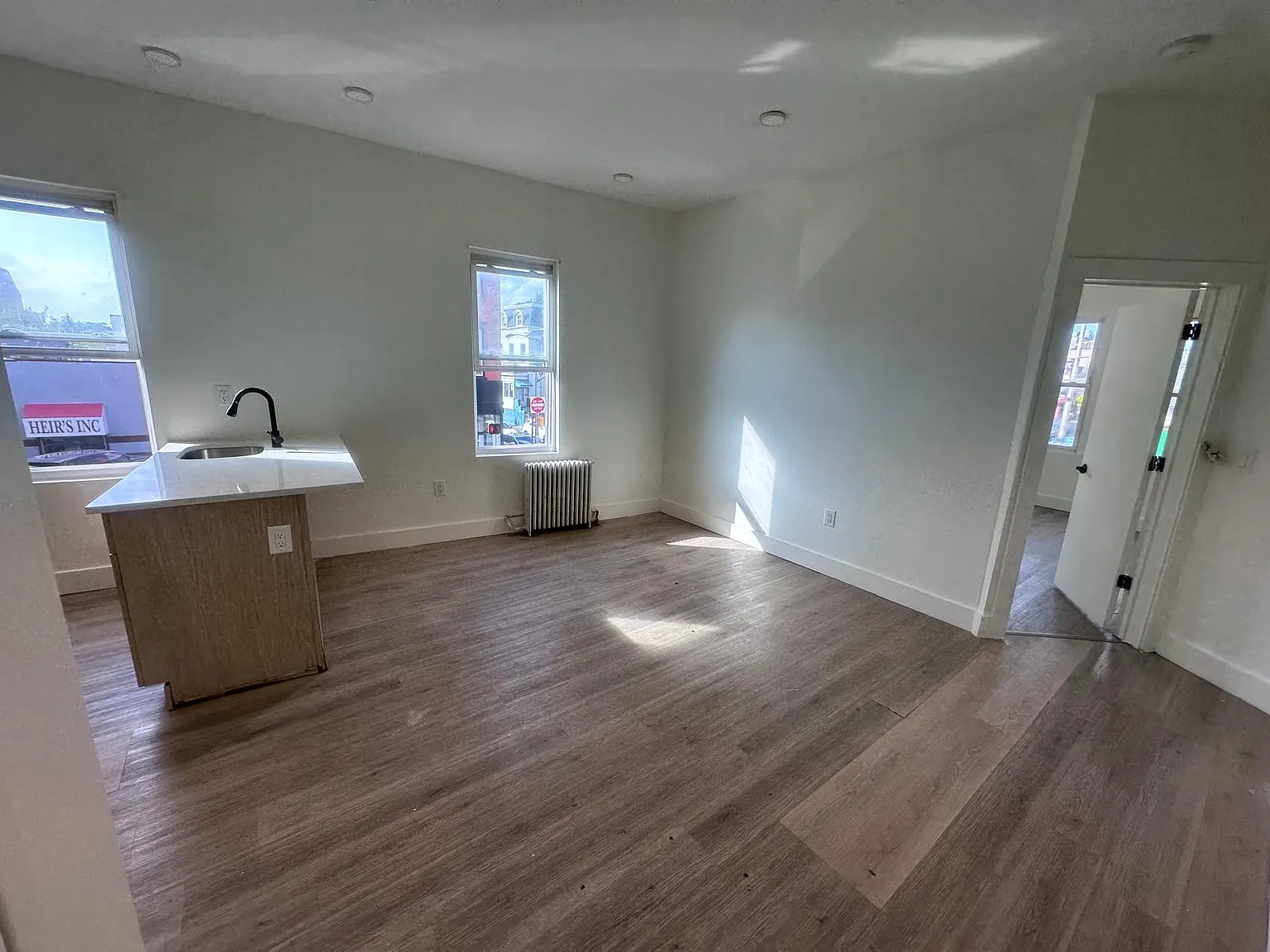 530 Westside Ave — Photo 4