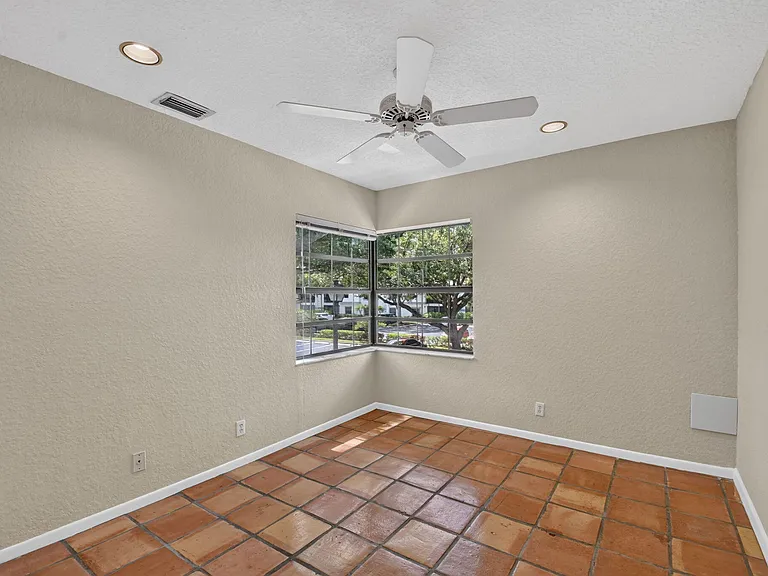5451 Verona Dr #N — Photo 18