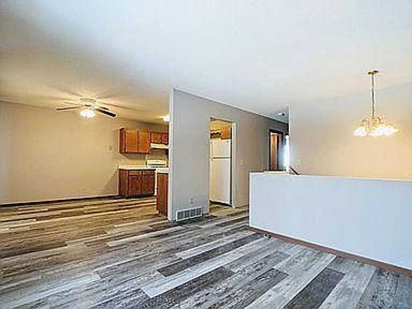 3 bed, 1.0 bath, 1400 sqft, $1,835 — Photo 4