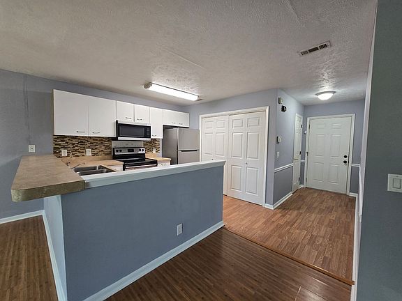 2nd image of 6752 Willowbrook Dr APT 5