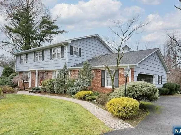 39 Sierra Ct, Hillsdale, NJ 07642