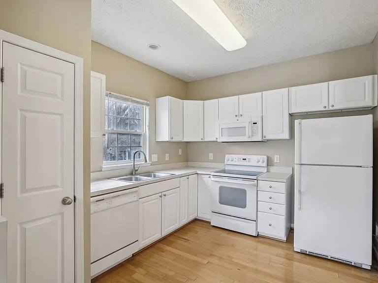 7841 Heaton Way — Photo 7