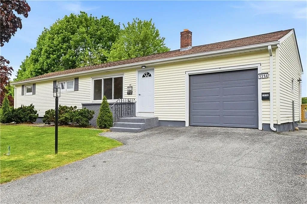 3 bed, 1.0 bath, 1008 sqft, $3,400 — Photo 1