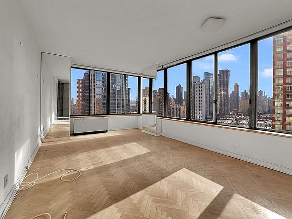 4th image of 300 E 93rd St APT 24F