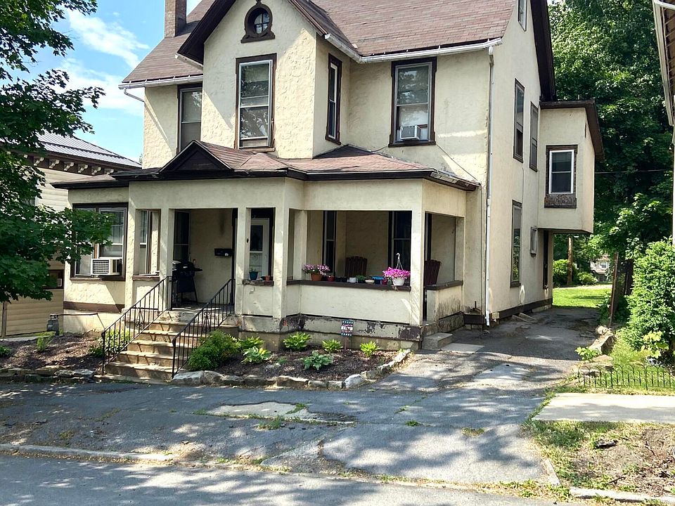 2nd image of 412 E Market St