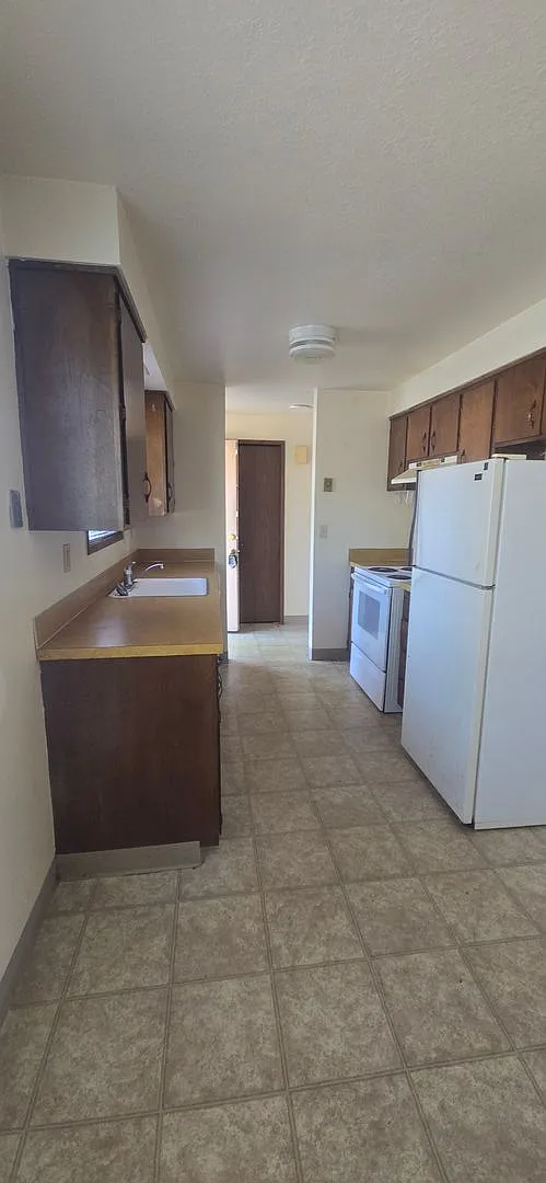 Riverside Apartments — Photo 1