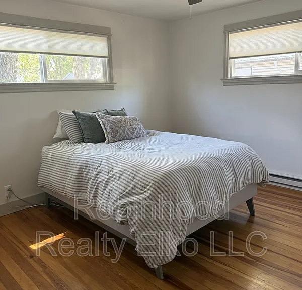 620 Maple St — Photo 11