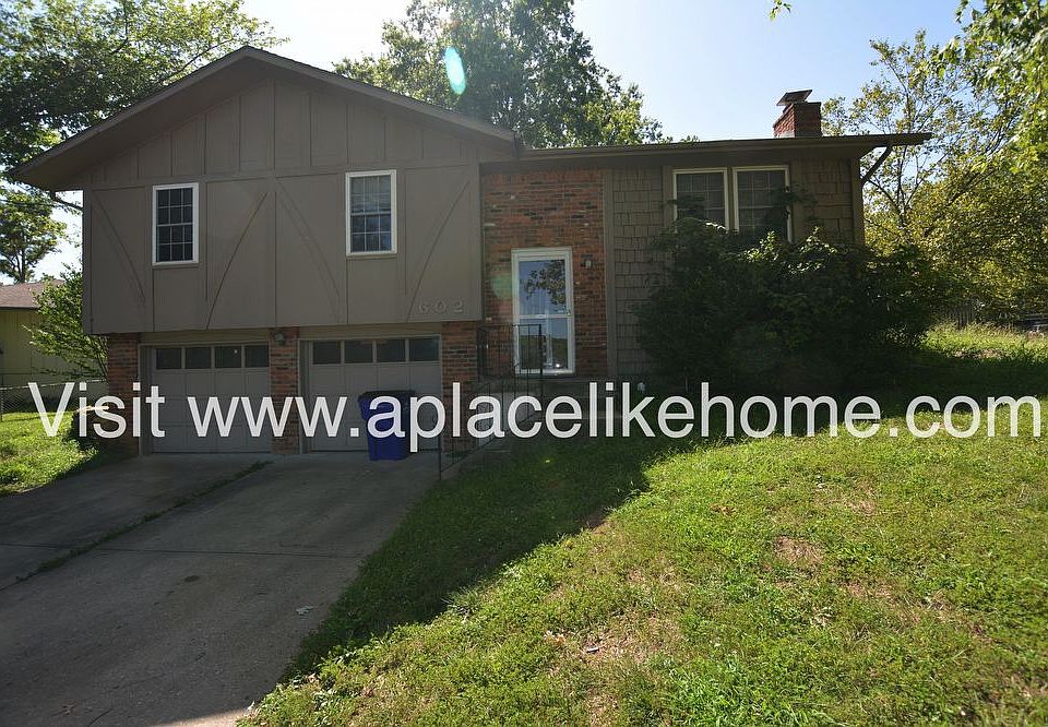 1st image of 602 NE Park Dr
