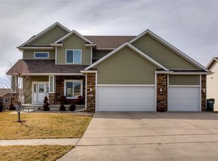 4410 NW 164th St, Clive, IA 50325