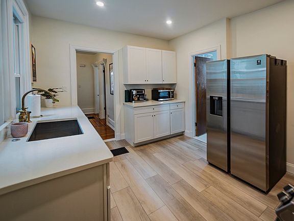 2nd image of 11 Orton Pl #A