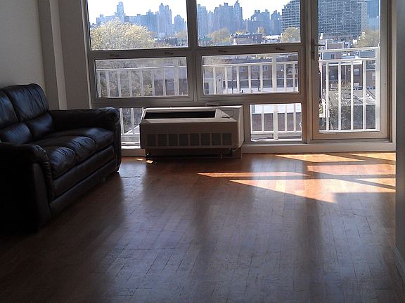 5th image of 2515 Crescent St