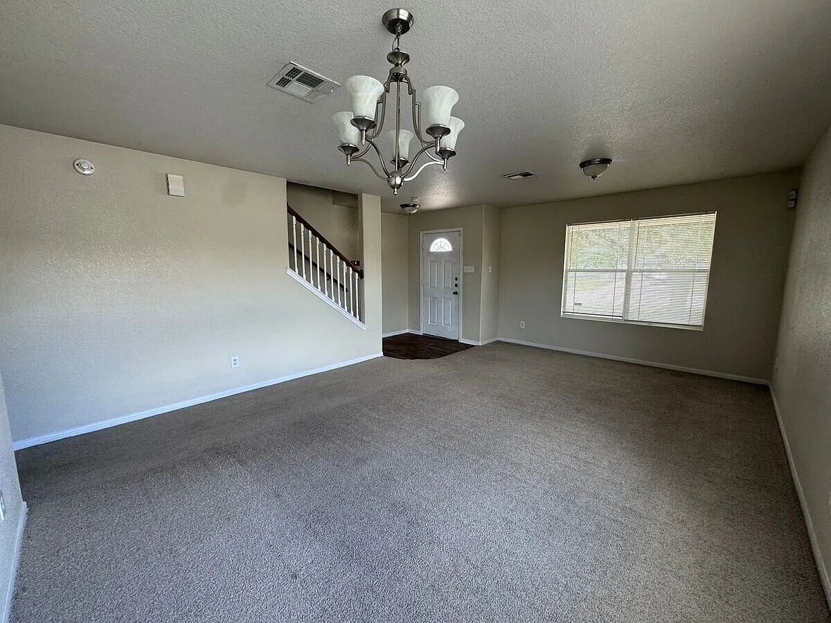 2201 Riley Dr, Killeen — Photo 4