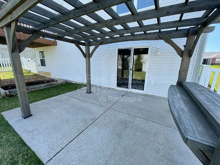 5533 Emerald Place Dr — Photo 39