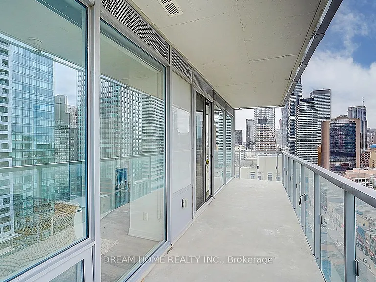 3 Gloucester St #1809 — Photo 37