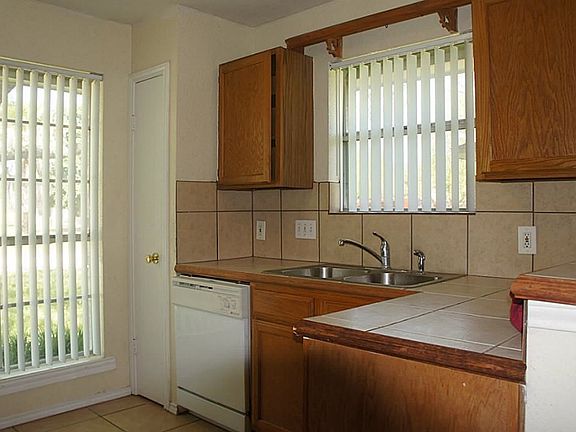 3rd image of 6706 Liberty Valley Dr #1