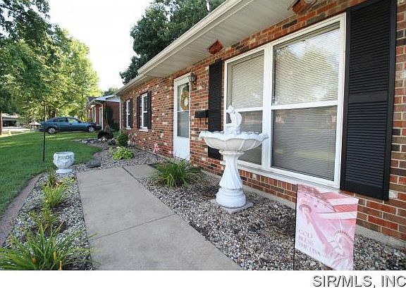 2nd image of 17 Wilson Park Dr
