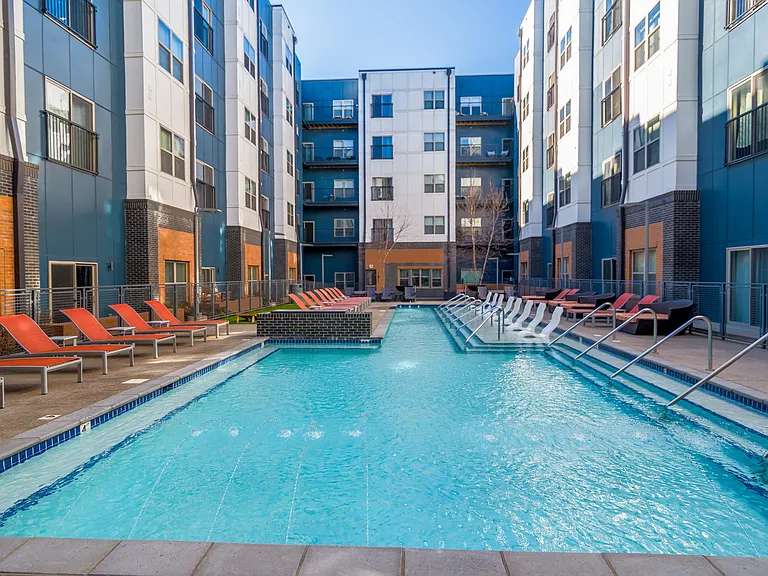 Eastside Heights — Photo 3