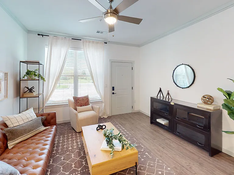 The Prospector Apartments — Photo 11