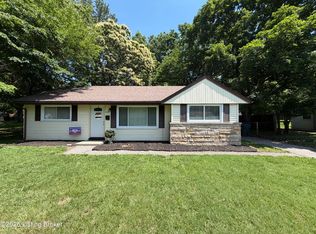 5427 Count Fleet Dr, Louisville, KY 40272