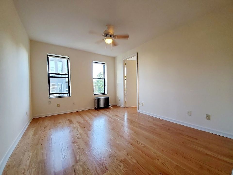 1st image of 244 15th St #4REAR