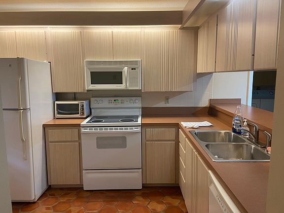 3rd image of 401 Ocean Bluffs Blvd APT 102