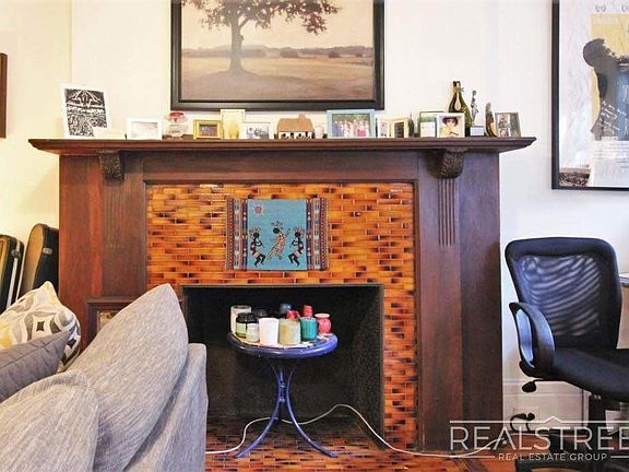 5th image of 221 Clinton Ave