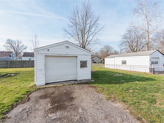 4th image of 609 Princeton Ave