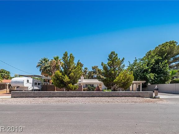 2nd image of 3337 Smoke Tree Ln