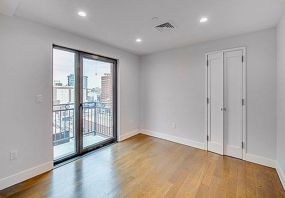 4th image of 25-40 31st St #2