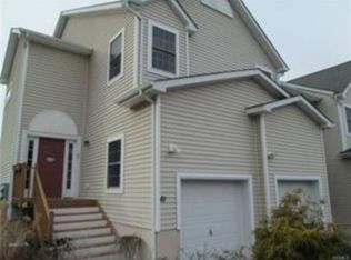 61 Pewter Cir, Chester, NY 10918