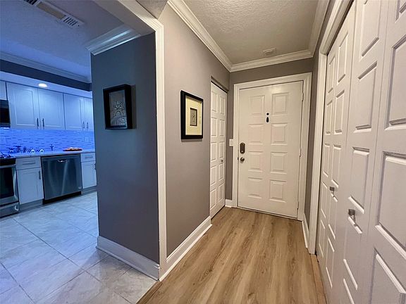 4th image of 530 E Central Blvd APT 401