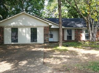 207 Fairway Dr, Conway, AR 72034