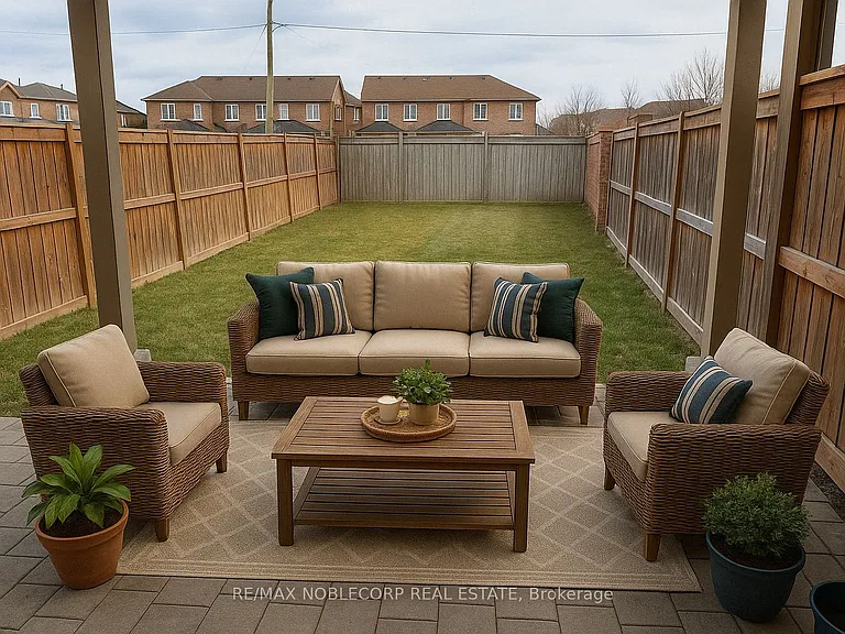 1287 Coleman Cres — Photo 25