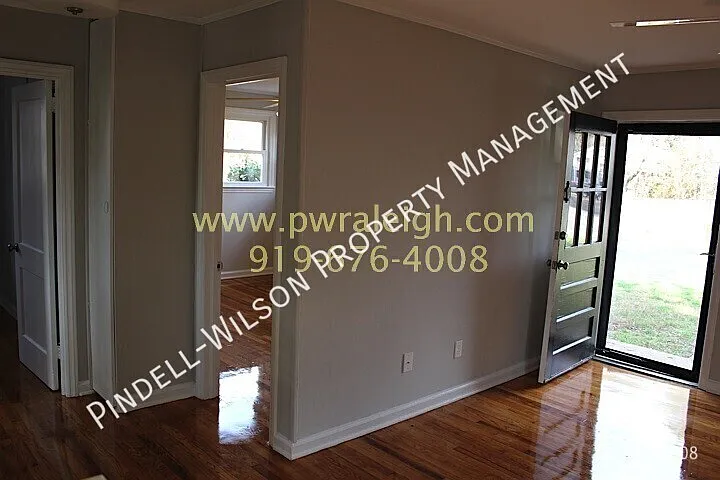 2222 Bernard St — Photo 3