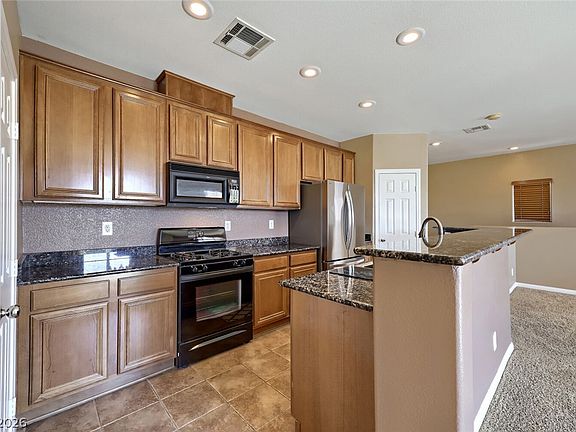 4th image of 20 Hudson Canyon St Unit 3