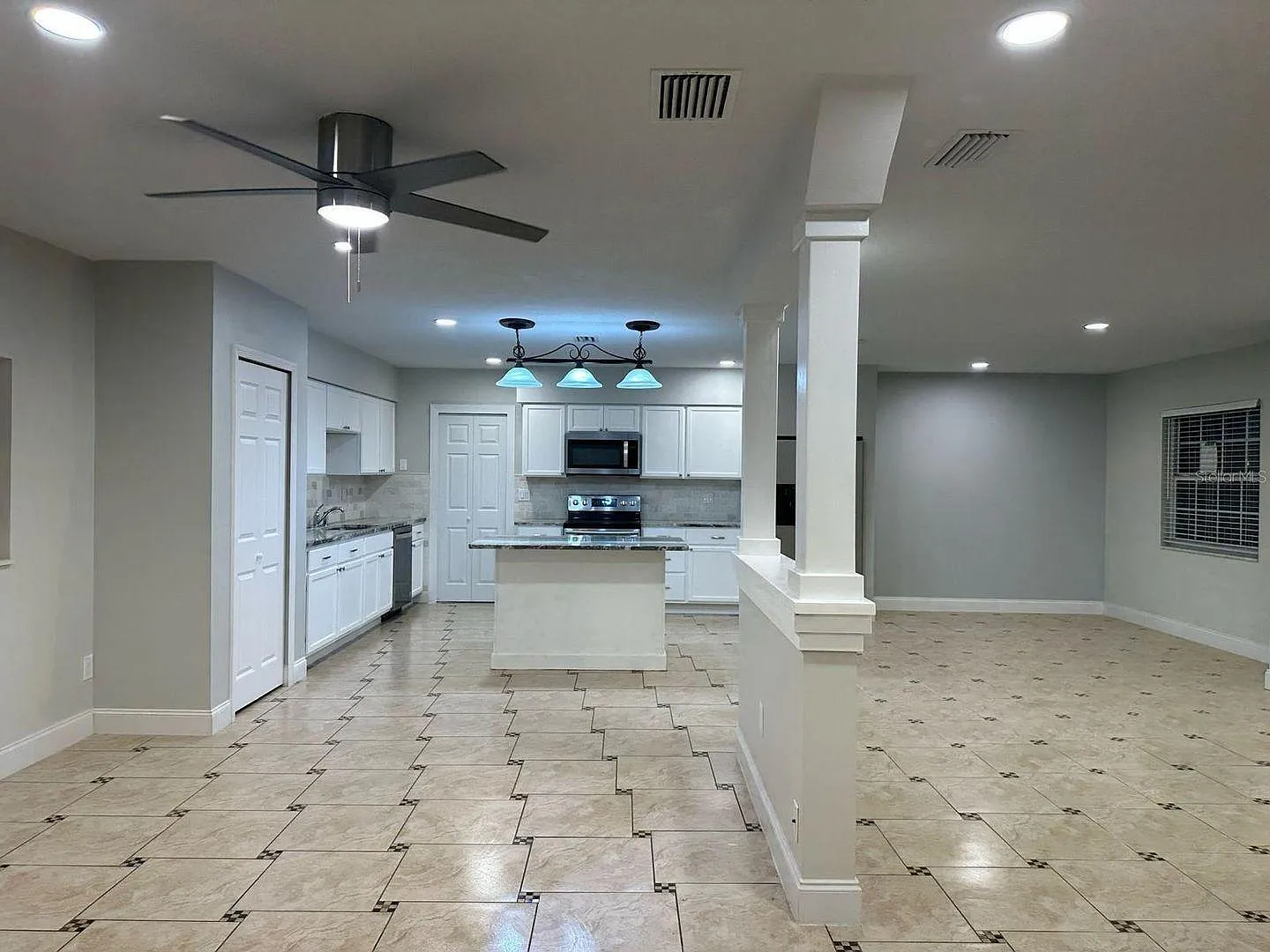 104 West Brentridge Drive - 1-Fro... — Photo 2