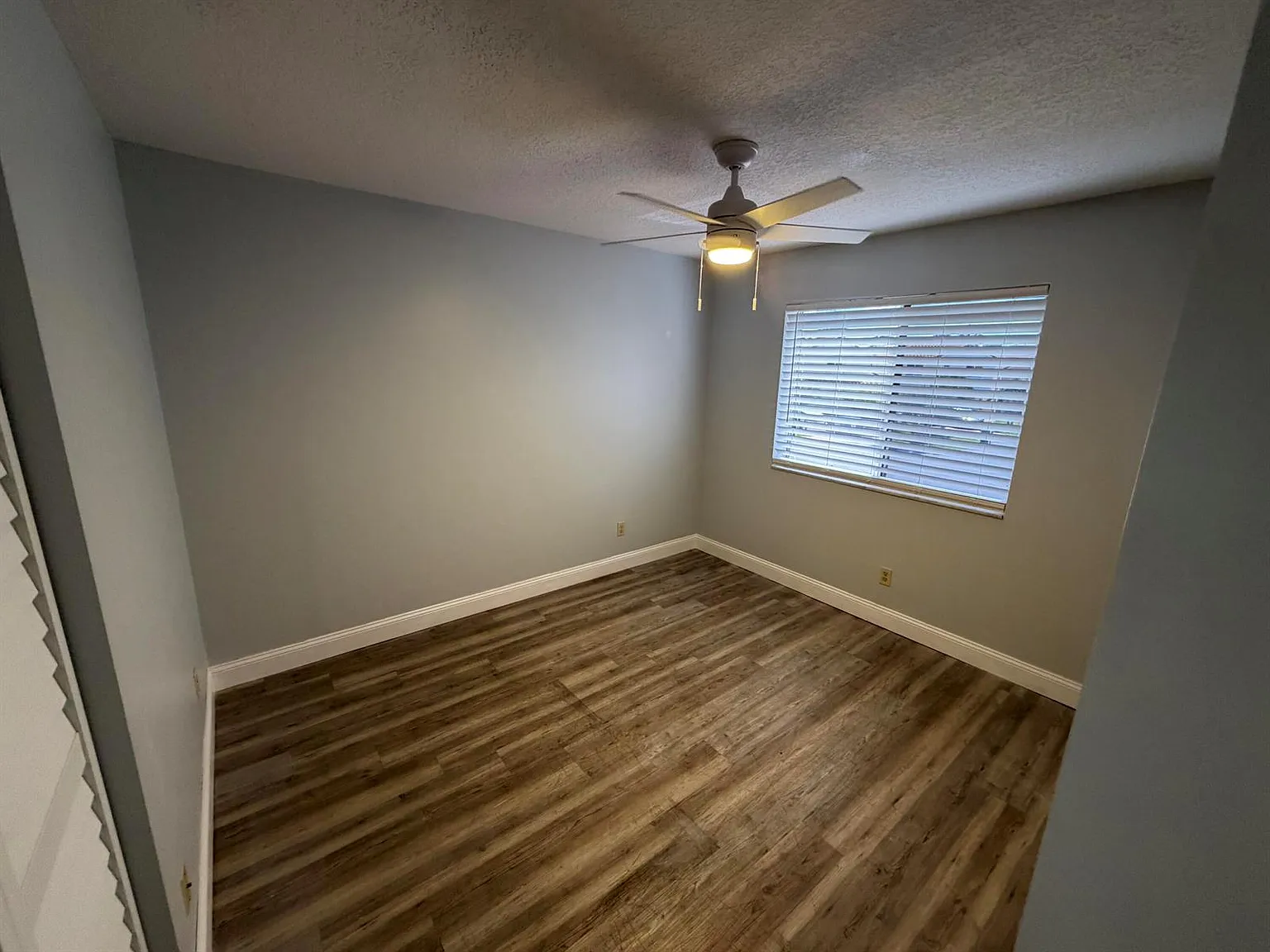 3 bed, 1300 sqft, $3,200 — Photo 4